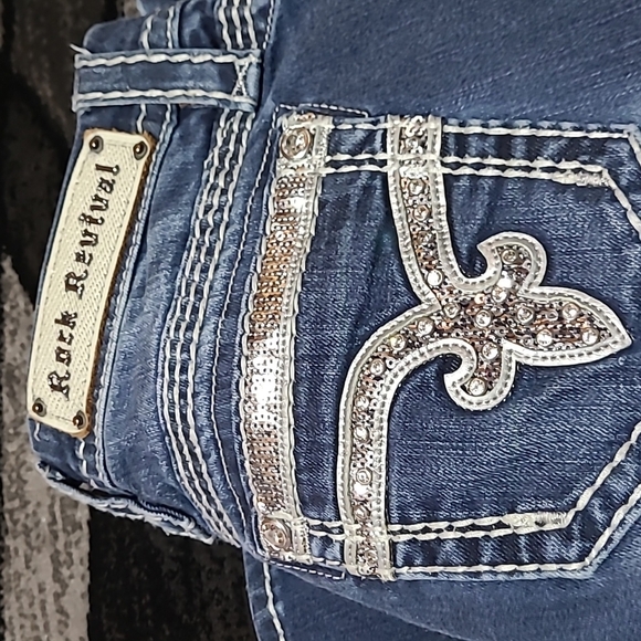 ROCK REVIVAL SHERRY STRAIGHT SEQUINS RHINESTONES DENIM JEAN - Picture 2 of 16